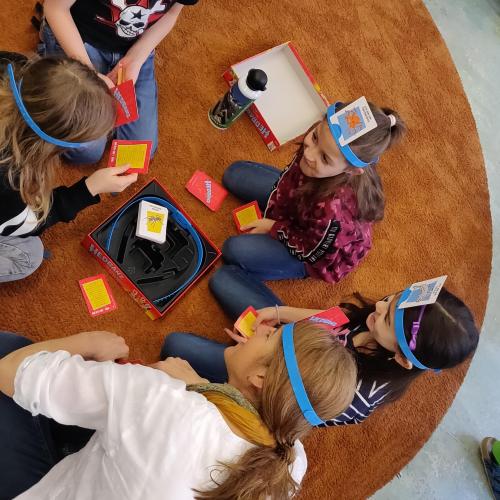 Zeit zum Spielen mit anderen Kindern
