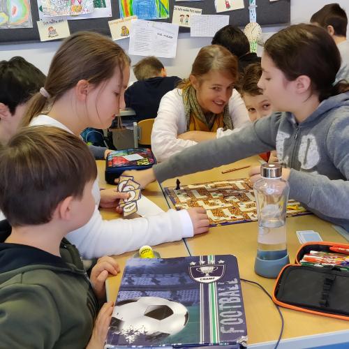 Zeit zum Spielen mit anderen Kindern