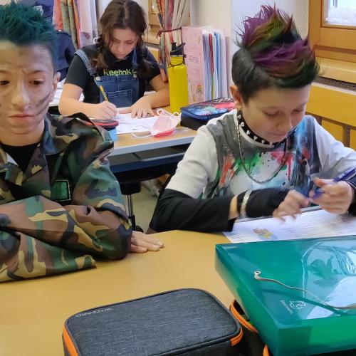 verkleidete Kinder 4. Schulstufe