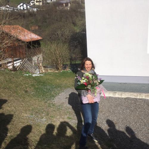 Christiane strahlt mit der Sonne um die Wette.