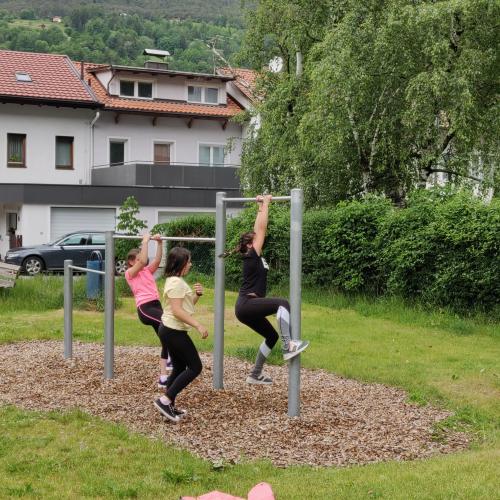 Auf dem Spielplatz in Landeck 2