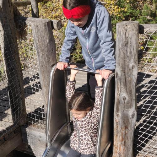 © av Am Spielplatz 4
