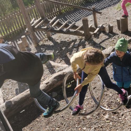 © av Am Spielplatz 5