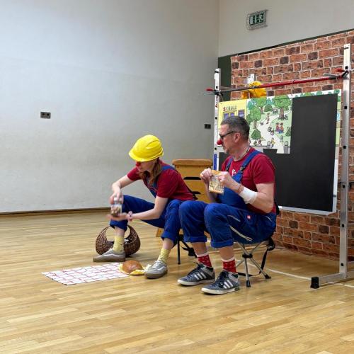 Clowns beim Frühstück