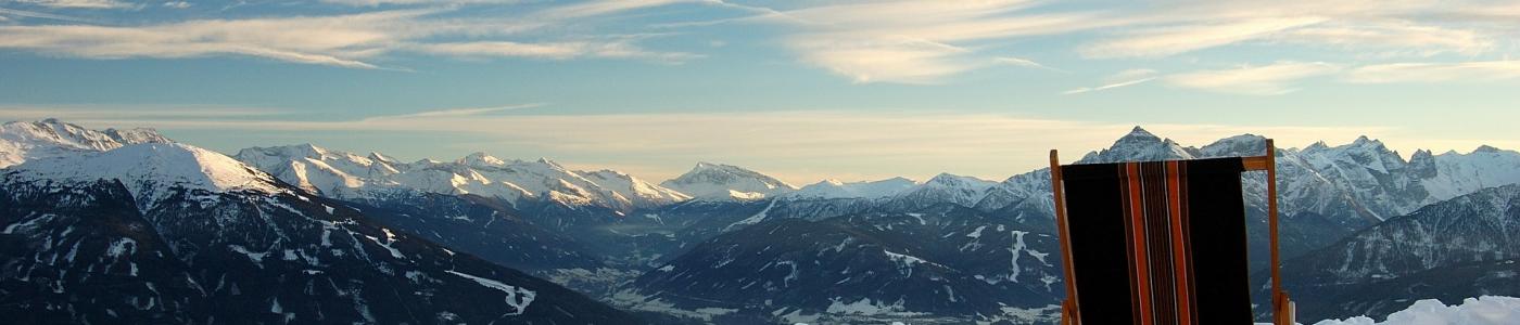Ein Stuhl im Schnee auf der Nordkette